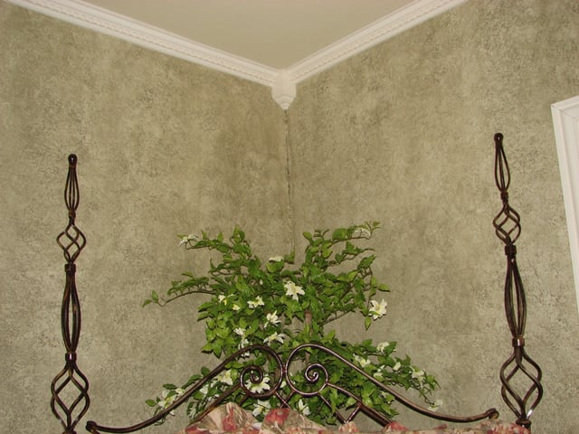 Sponged glaze technique