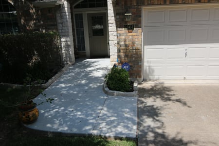ADA compatible no step level entry